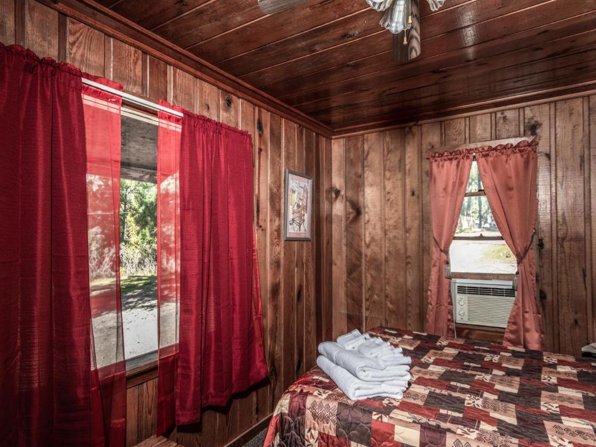 Apache Village Cabinette 15, Queen Bed, Midtown, Sleeps 2 Ruidoso Dış mekan fotoğraf